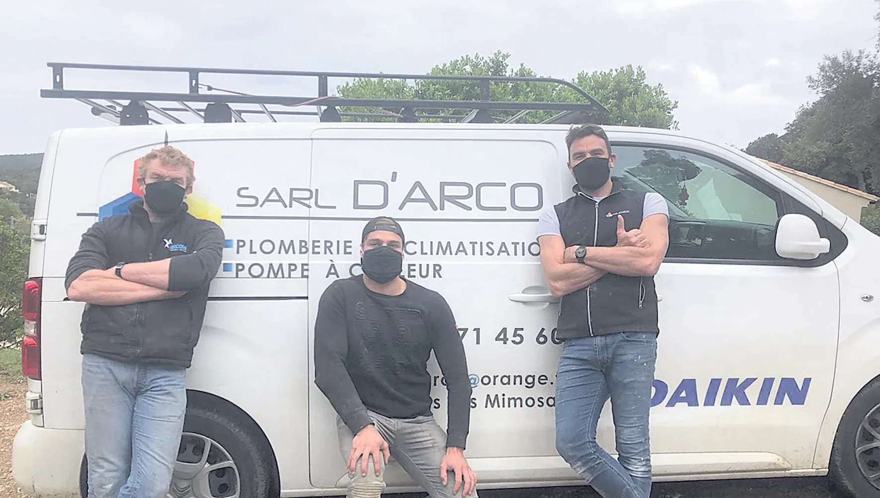 Distribution de masques alternatifs aux habitants