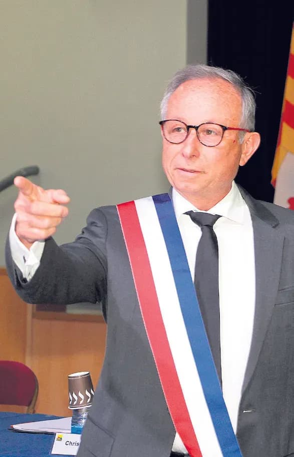 Christian Simon, réélu maire avec 31 sièges sur 33