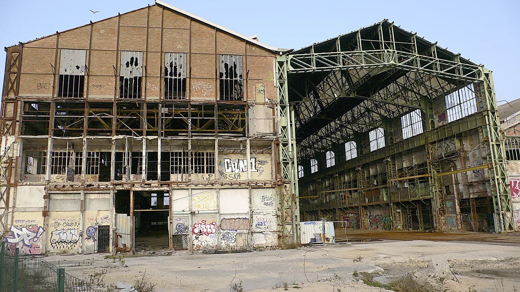 P