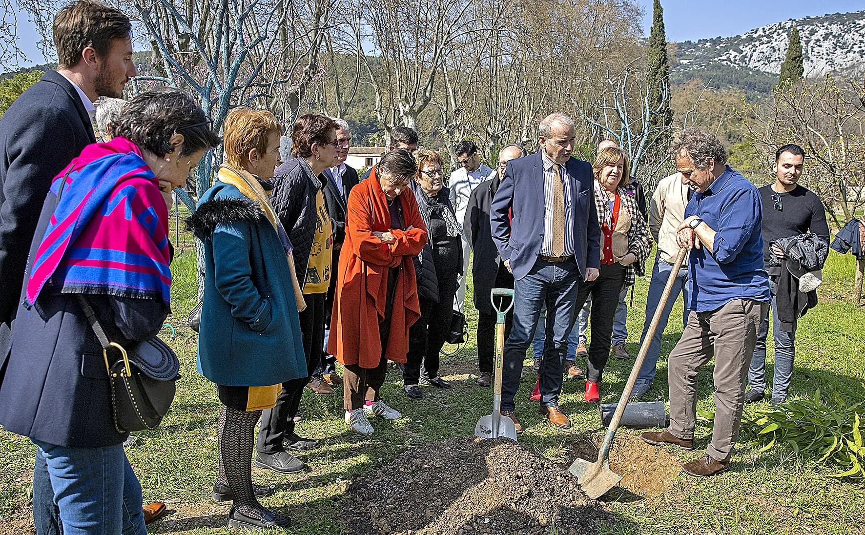 Charles Berling : « Planter des arbres plutôt que balancer des bombes » !