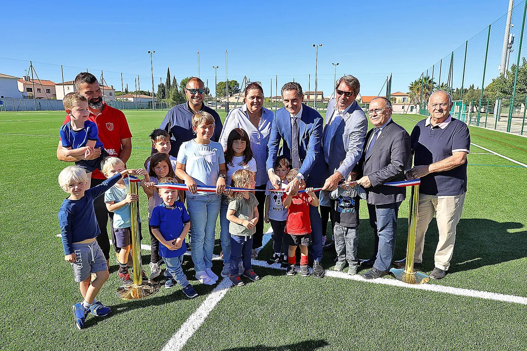 Une pelouse synthétique pour l'équipe de rugby