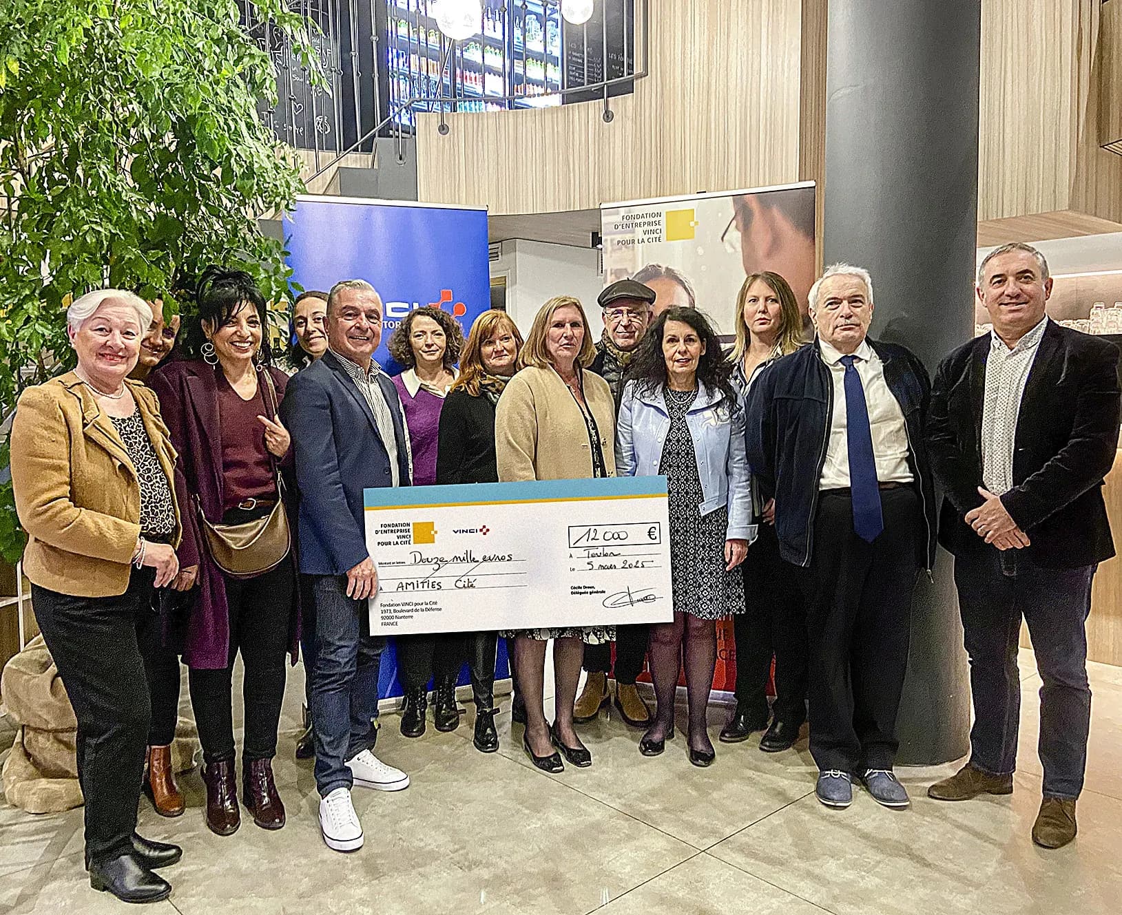 Un chèque de 12 000€ pour l’association « Amitiés Cité à Toulon »