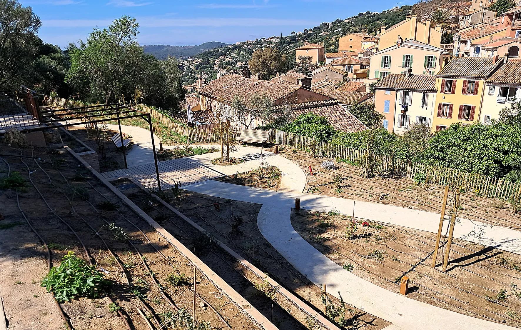 Un voyage sensoriel unique au cœur du village