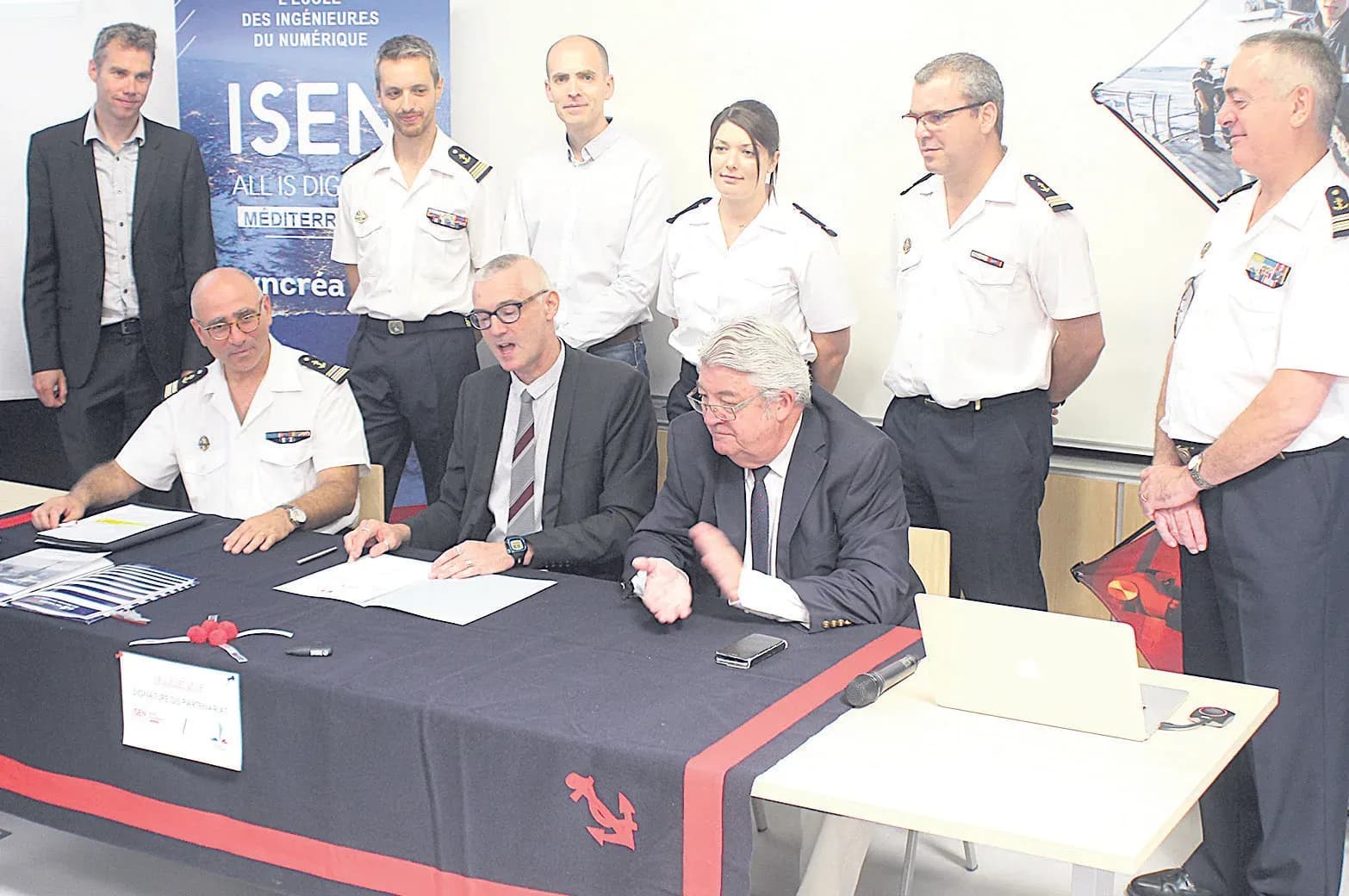 La Marine nationale et l’ISEN signent un partenariat