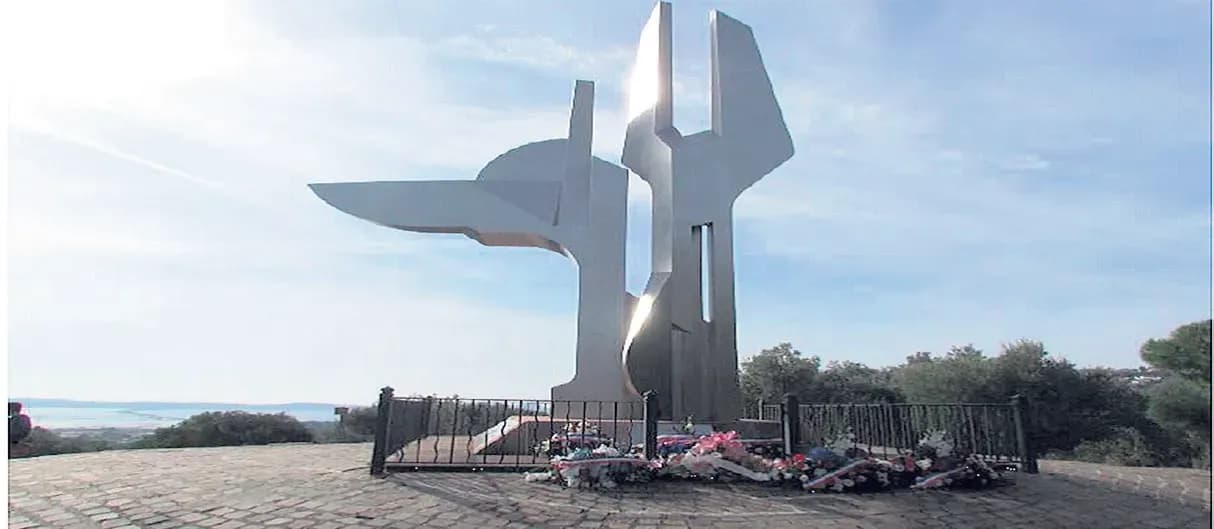 Cérémonie en hommage aux marins de l’aéronavale à Costebelle