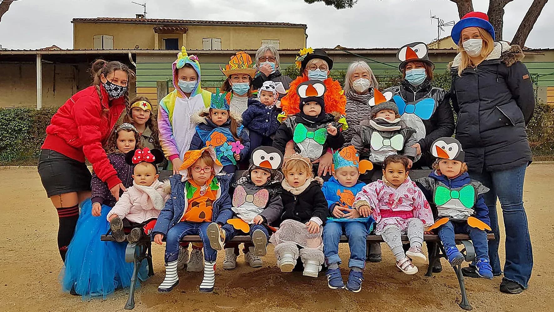 Virginie DESCHASEAUX, assistante maternelle agréée, vice-présidente et trésorière de l’associa-…