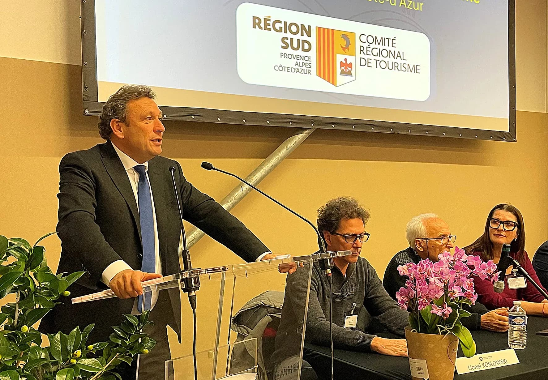 François de Canson : « En 2024, les événements internationaux vont se multiplier » !
