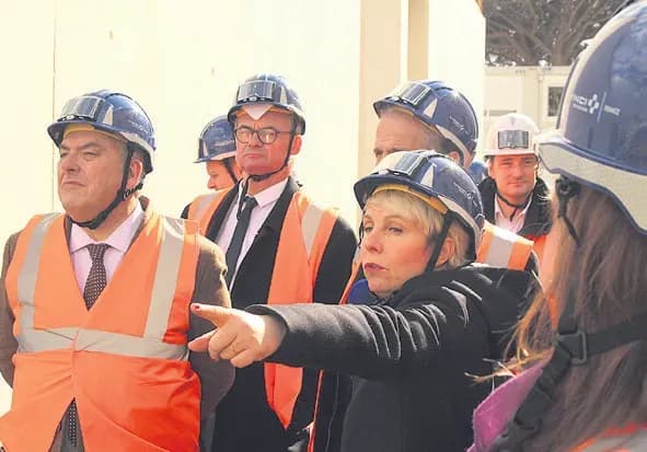 Eloges préfectoraux d’une reconversion réussie