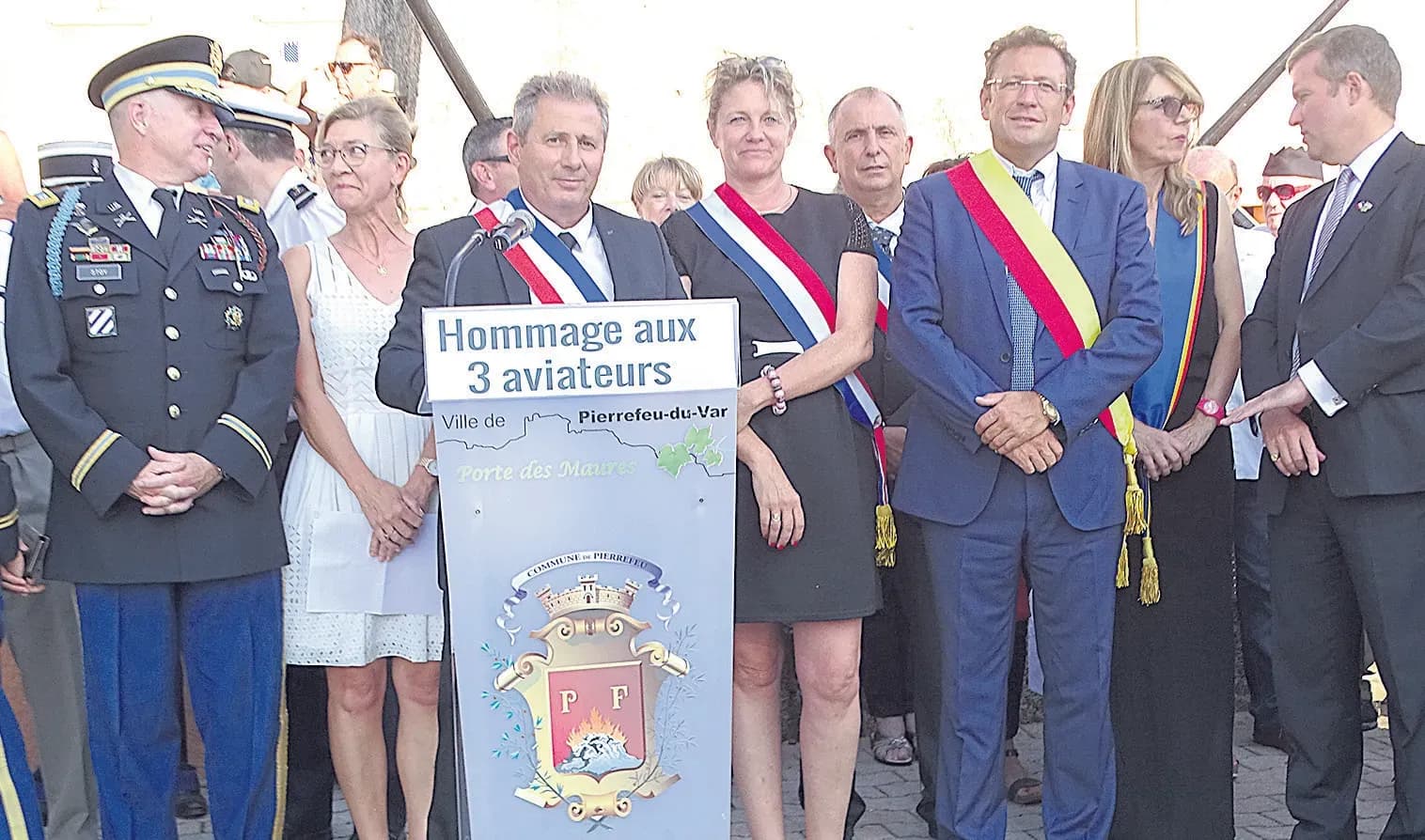 Une stèle, symbole d’un immense sacrifice