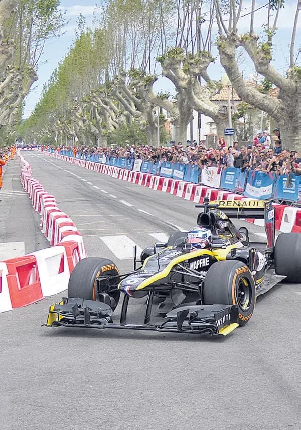 Le roadshow avec Renault F1 Team attire les foules