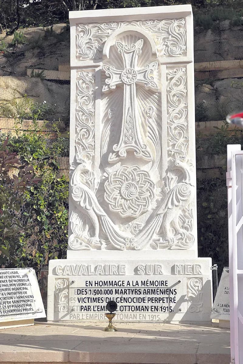 Une croix d’Arménie, Khatchkar de la mémoire