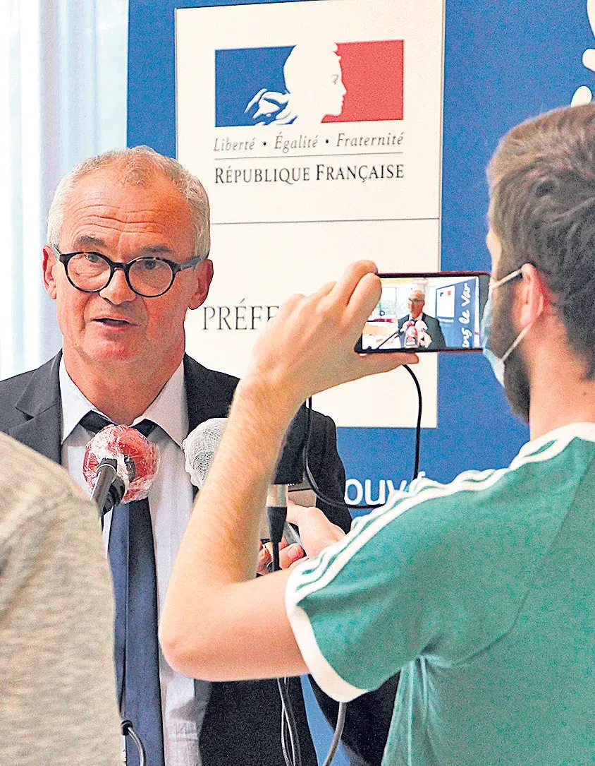 il pourra être proposé un confinement hors du