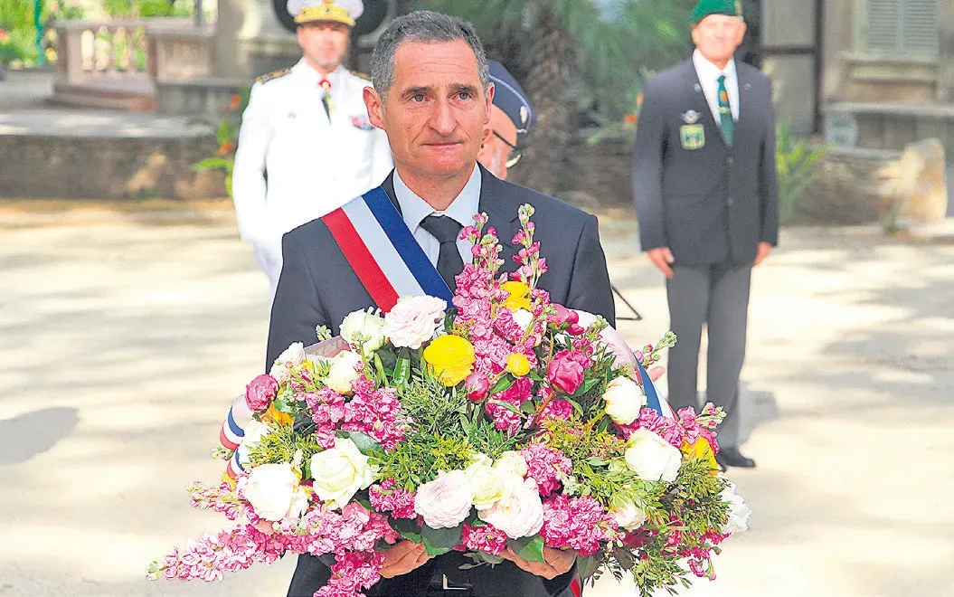 Une commémoration en comité restreint