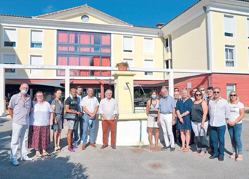 Une fontaine pour bien vivre au Mas des Senes !