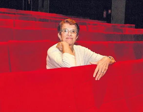 Carmen Semenou : « Une saison culturelle imaginée en musique » !