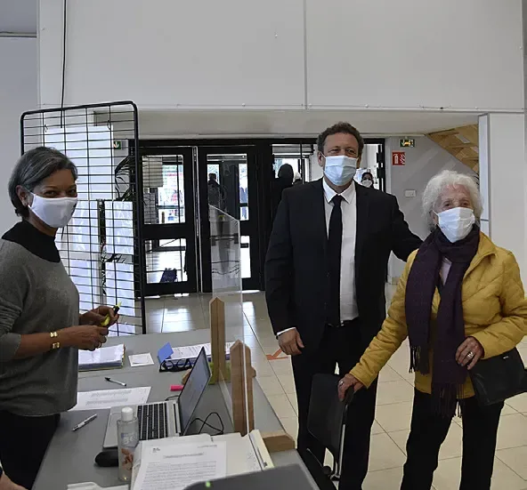 Cathy BASCHIERI, adjointe au maire déléguée au CCAS, répond aux questions de la Gazette du Var.