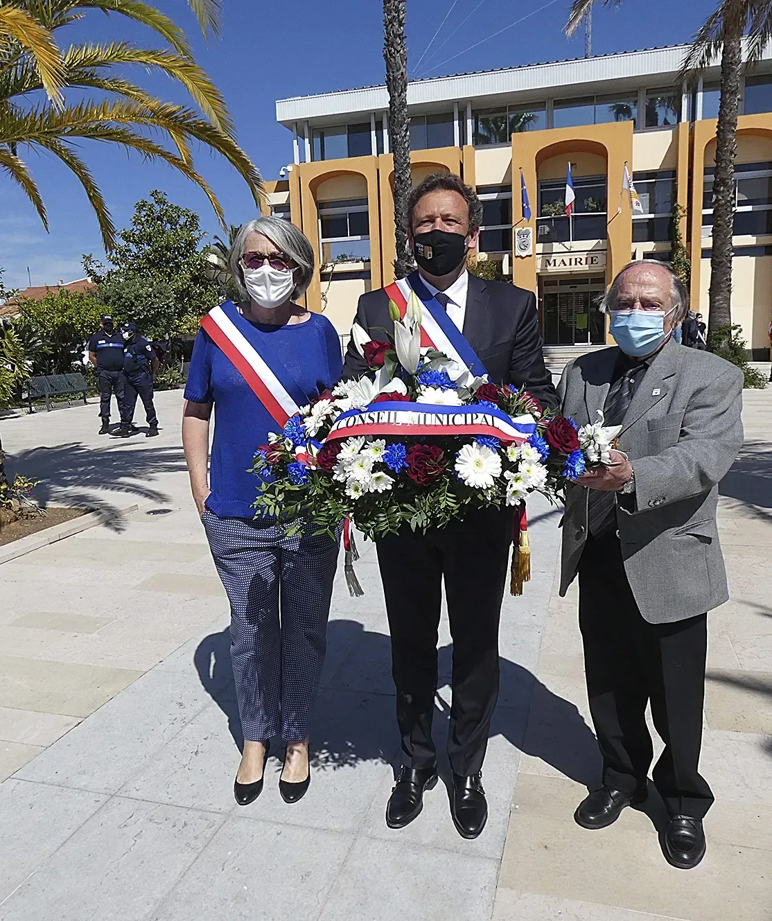 François de Canson : « Aujourd’hui, la bête immonde s’attaque à la France » !