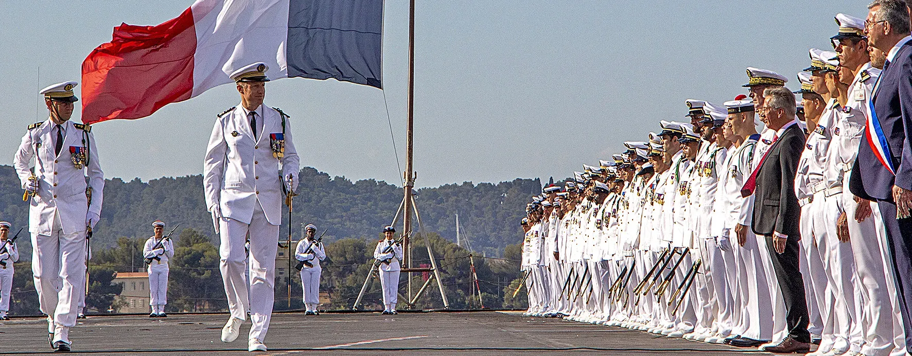 Le capitaine de vaisseau Sébastien Martinot, 13ème pacha du Charles de Gaulle
