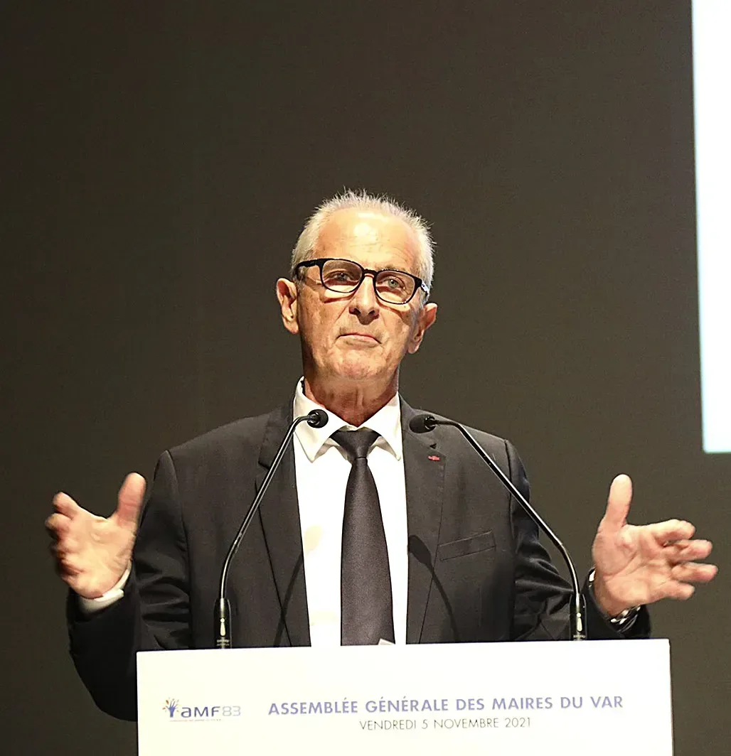 Hubert Falco : « Qui connaît mieux sa commune qu'un maire » ?