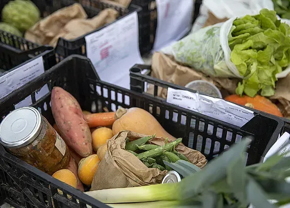 Des cagettes de produits frais pour les soignants