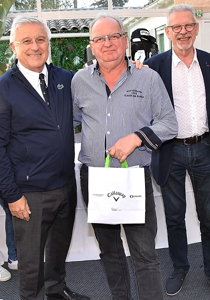400 golfeurs sur le green du golf de Valgarde