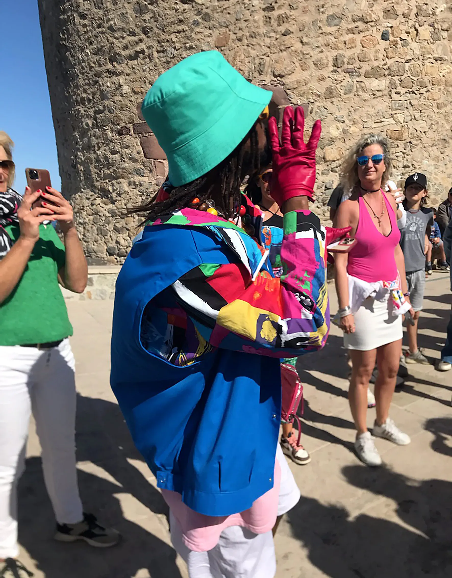 La Gazette du Var était à Saint-Tropez et a rencontré deux fans de Fémi.
