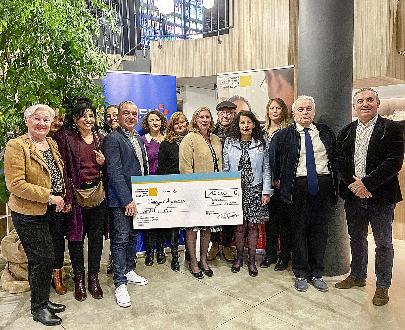 Un chèque de 12 000€ pour l’association « Amitiés Cité à Toulon »