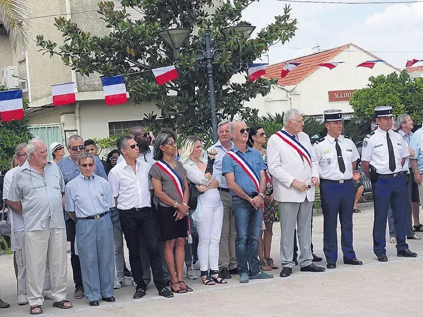 Directeurs émérites et matelots du pont d’envol distingués
