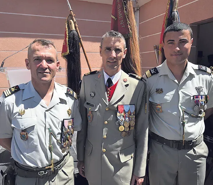 Le capitaine Laurent à la tête de la batterie de commandement