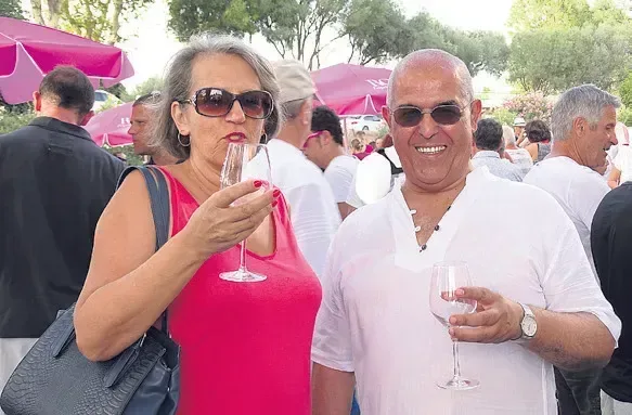 Touristes et londais emportés par la folie du rosé !
