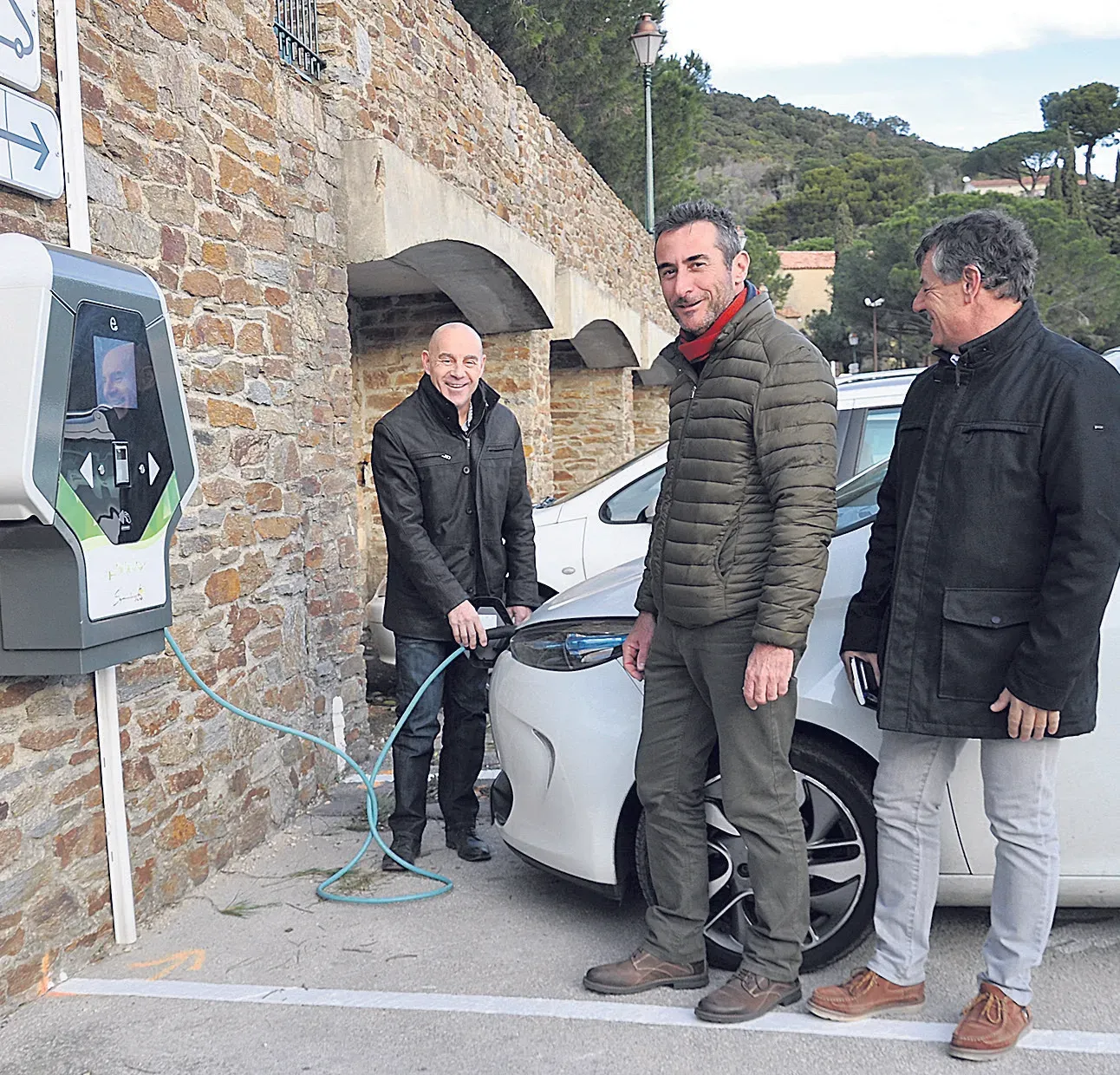 Un service de recharge électrique disponible en ville