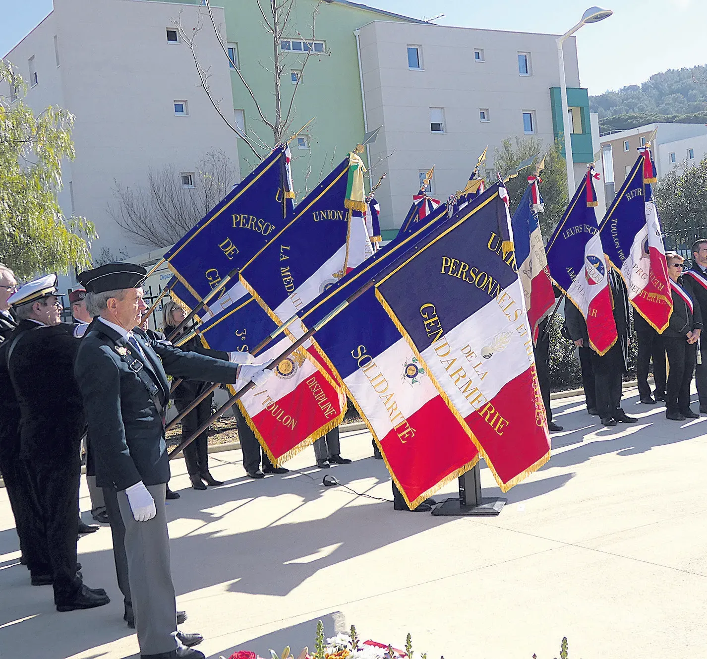 Une cérémonie d’hommage aux personnels de la gendarmerie chargée d’émotions