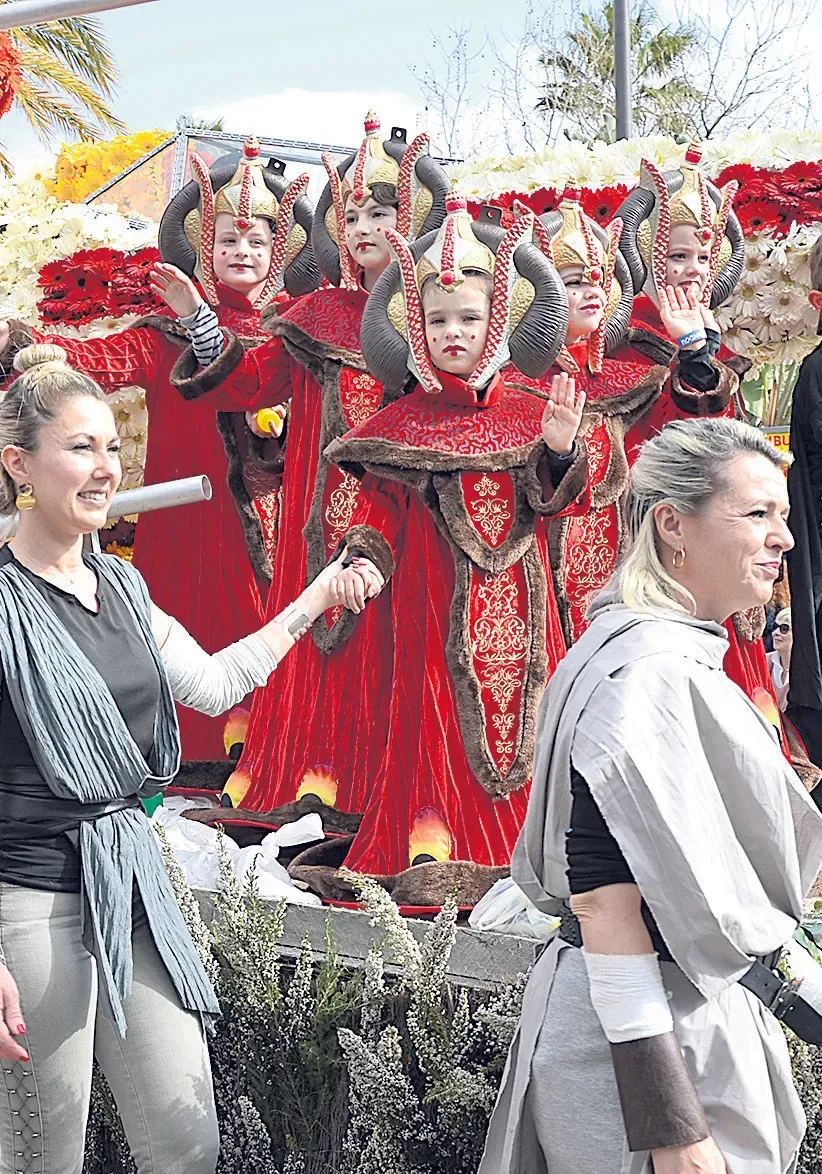 18 chars pour un festival de couleurs fantastiques !
